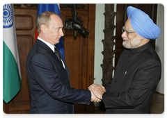 Prime Minister Vladimir Putin holding negotiations with Prime Minister of India Manmohan Singh|8 december, 2009|15:03