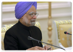 Prime Minister of India Manmohan Singh at the meeting with Prime Minister Vladimir Putin|7 december, 2009|15:06