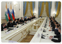 Prime Minister Vladimir Putin and Indian Prime Minister Manmohan Singh met with the members of the Russian-Indian Enterprise Management Council|7 december, 2009|15:10