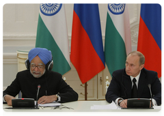 Prime Minister Vladimir Putin and Indian Prime Minister Manmohan Singh met with the members of the Russian-Indian Enterprise Management Council|7 december, 2009|15:15