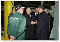 В.В.Путин в ходе рабочей поездки на Урал посетил Уральский завод железнодорожного машиностроения