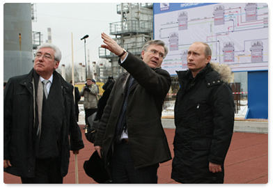 Prime Minister Vladimir Putin visited the Kirishinefteorgsintez (KINEF) oil refinery during his working trip to the Leningrad Region