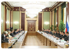 Prime Minister Vladimir Putin at a meeting of the organising committee on holding the Year of the Youth in Russia|19 february, 2009|14:00