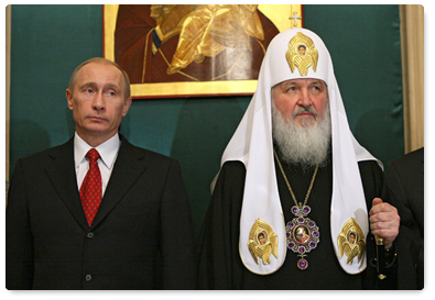 Prime Minister Vladimir Putin took part in an official reception devoted to the enthronement of Patriarch Kirill of Moscow and All Russia