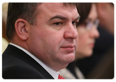 Defence Minister Anatoly Serdyukov at a Cabinet meeting|26 february, 2009|13:00