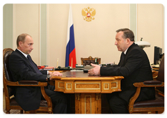 Prime Minister Vladimir Putin during a meeting with Governor of the Altai Territory Alexander Karlin|28 february, 2009|13:00