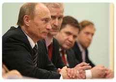 Председатель Правительства Российской Федерации В.В.Путин провел рабочую встречу с председателем Правления концерна «Сименс АГ» Петером Лешером|3 февраля, 2009|18:00