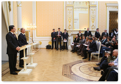 В.В.Путин и Председатель КЕС Ж.М.Баррозу провели совместную пресс-конференцию