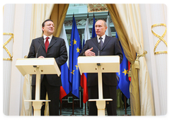 Prime Minister Vladimir Putin and European Commission President José Manuel Barroso holding a joint news conference|6 february, 2009|17:00