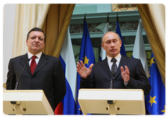 Prime Minister Vladimir Putin and European Commission President José Manuel Barroso holding a joint news conference|6 february, 2009|17:00