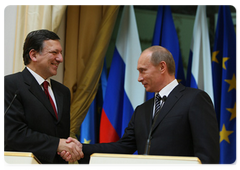 Prime Minister Vladimir Putin and European Commission President José Manuel Barroso holding a joint news conference|6 february, 2009|17:00