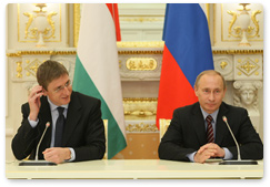 Prime Minister Vladimir Putin and Hungarian Prime Minister Ferenc Gyurcsany summarised intergovernmental consultations at a news conference
