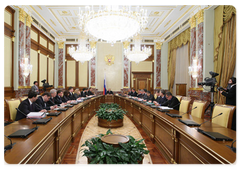 Prime Minister Vladimir Putin conducting the Government meeting|10 march, 2009|15:00