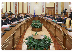 Prime Minister Vladimir Putin conducting the Government meeting|10 march, 2009|15:00