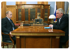 Prime Minister Vladimir Putin during a meeting with Director of the Federal Service for Labour and Employment Yury Gertsy|11 march, 2009|13:00