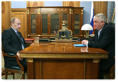 Prime Minister Vladimir Putin held a meeting with Director of the Federal Service for Labour and Employment Yury Gertsy