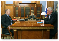 Prime Minister Vladimir Putin held a meeting with Director of the Federal Service for Labour and Employment Yury Gertsy