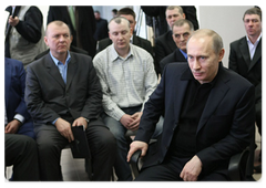 В ходе посещения шахты «Полосухинская» в Новокузнецке В.В.Путин побеседовал с шахтерами|12 марта, 2009|05:00