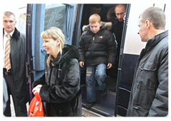 Mr Putin visited new housing complexes being received by Novokuznetsk residents under a programme to resettle tenants of high-risk apartments|12 march, 2009|09:00