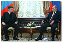 Prime Minister Vladimir Putin held talks with Mongolian Prime Minister Sanjaagiin Bayar