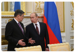 Several documents were signed following the intergovernmental talks attended by Russian Prime Minister Vladimir Putin and Mongolian Prime Minister Sanjaagiin Bayar|17 march, 2009|16:00