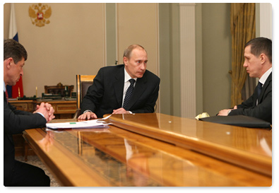 Prime Minister Vladimir Putin met with Deputy Prime Minister Dmitry Kozak and Natural Resources Minister Yury Trutnev