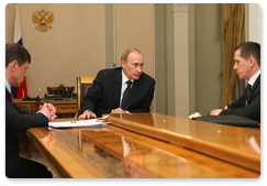 Prime Minister Vladimir Putin met with Deputy Prime Minister Dmitry Kozak and Natural Resources Minister Yury Trutnev