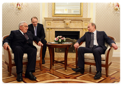 Prime Minister Vladimir Putin met with Henry Kissinger|19 march, 2009|23:14