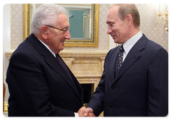 Prime Minister Vladimir Putin met with Henry Kissinger|19 march, 2009|23:14