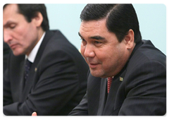 Turkmen President Gurbanguly Berdymukhamedov at the negotiation table with Prime Minister Vladimir Putin|25 march, 2009|10:35