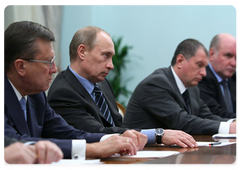 Prime Minister Vladimir Putin at the negotiation table with Turkmen President Gurbanguly Berdymukhamedov|25 march, 2009|10:35