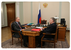 Prime Minister Vladimir Putin during a meeting with Deputy Speaker of the State Duma, leader of the Liberal Democratic Party Vladimir Zhirinovsky|27 march, 2009|14:29