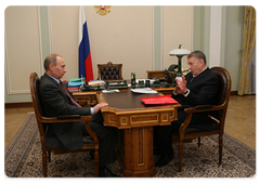 Prime Minister Vladimir Putin during a meeting with Deputy Speaker of the State Duma, leader of the Liberal Democratic Party Vladimir Zhirinovsky|27 march, 2009|14:29