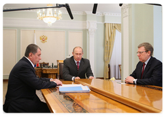 The Prime Minister of the Russian Federation Vladimir Putin had a working meeting with Deputy Prime Minister – Finance Minister  Alexei Kudrin and Deputy Prime Minister Igor Sechin|28 march, 2009|14:30