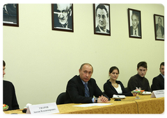 Prime Minister Vladimir Putin met with students from the Moscow Institute of Physics and Technology (MFTI) in the city of Dolgoprudny in the Moscow Region|3 march, 2009|13:00