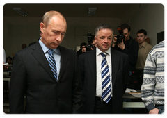 While visiting the Moscow Institute of Physics and Technology in Dolgoprudny, Vladimir Putin saw its molecular physics laboratories|3 march, 2009|17:00