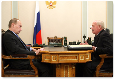 Prime Minister Vladimir Putin met with Tomsk Governor Viktor Kress