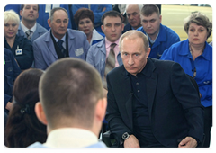 Председатель Правительства РФ Владимир Путин встретился с работниками предприятия «АВТОВАЗ»|30 марта, 2009|14:29