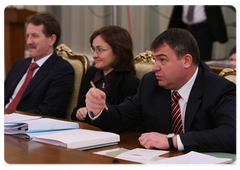 Defence Minister Anatoly Serdyukov, Minister of economic development Elvira Nabiullina, Minister of Agriculture Alexei Gordeyev at a meeting of the Government Presidium|5 march, 2009|17:00