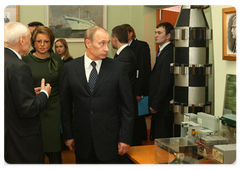 В.В.Путин посетил Центральный научно-исследовательский институт имени академика А.Н.Крылова, который занимается научными разработками в области судостроения|6 марта, 2009|16:56