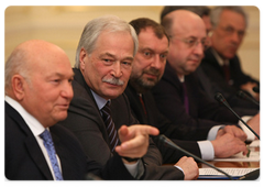 Yuri Luzhkov, Boris Gryzlov, Vladislav Reznik, Vladimir Pligin, Viktor Pleskachevsky and Yuri Lipatov attending a meeting chaired by Vladimir Putin|1 april, 2009|17:09
