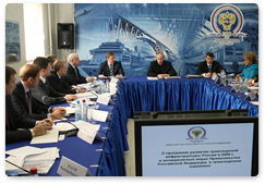 В.В.Путин провел в Санкт-Петербурге совещание о программе развития транспортной инфраструктуры в 2009 году и антикризисных мерах в транспортном комплексе