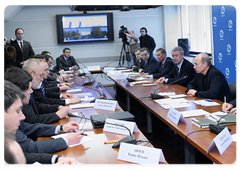 Prime Minister Vladimir Putin chaired a meeting at the Kalinin Nuclear Power Plant on issues of the sector’s development|15 april, 2009|16:27