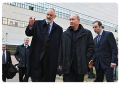 Prime Minister Vladimir Putin inspected the construction site of Unit Four of the Kalinin Nuclear Power Plant in Udomlya|15 april, 2009|16:32