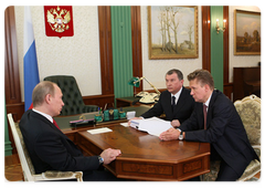 Prime Minister Vladimir Putin during a meeting with Deputy Prime Minister Igor Sechin and Gazprom CEO Alexei Miller|16 april, 2009|16:00