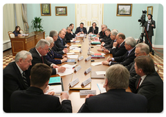 Prime Minister  Vladimir Putin meeting with the leaders of parliamentary parties and groups, and public and political organisations|2 april, 2009|10:56