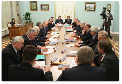 Prime Minister Vladimir Putin met with the leaders of parliamentary parties and groups, and public and political organisations