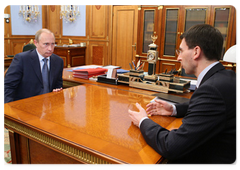 Prime Minister Vladimir Putin meeting with Telecommunications and Mass Communications Minister Igor Shchegolev|20 april, 2009|17:09