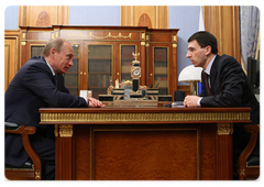 Prime Minister Vladimir Putin meeting with Telecommunications and Mass Communications Minister Igor Shchegolev|20 april, 2009|17:09