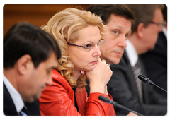 Minister of Healthcare and Social Development Tatyana Golikova, Minister of Transport Igor Levitin and Deputy Prime Minister Alexander Zhukov  at a Government meeting|27 april, 2009|12:47